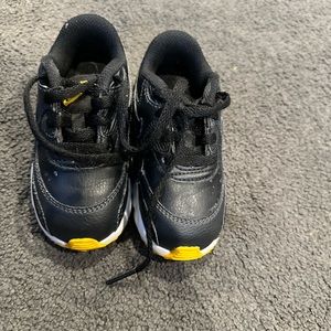 Toddler Air Max Sneakers | Size 6C